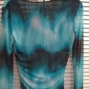 Ladies Inc v neck top mesh material.size medium